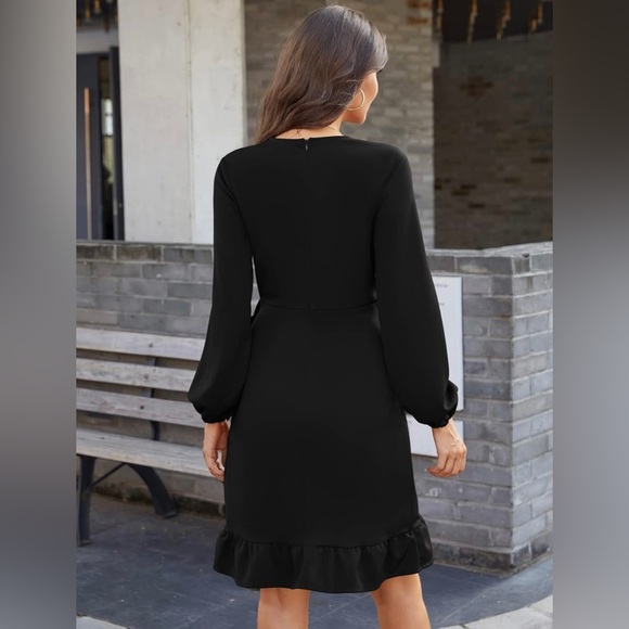 NWT Ruffled Long Sleeve Wrap Dress Size Large - Picture 2 of 5